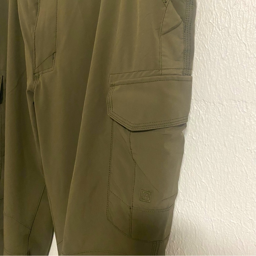 5.11 Tactical Series Men's Size 40 x 32 Outdoor Tactical Pants Army Green Great